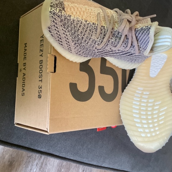 Yeezy boost 350 V2, color: ash pearl - Picture 3 of 8